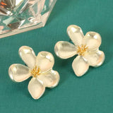 Pendientes de flores doradas
