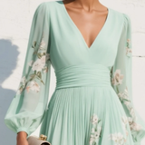Anastasia™ | Vestido midi de gasa con escote en V y estampado floral verde claro