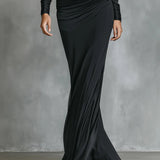Célina™ | Vestido maxi satinado de un solo hombro en negro