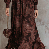 Ariane™ | Vestido maxi con estampado paisley y realce en la cintura
